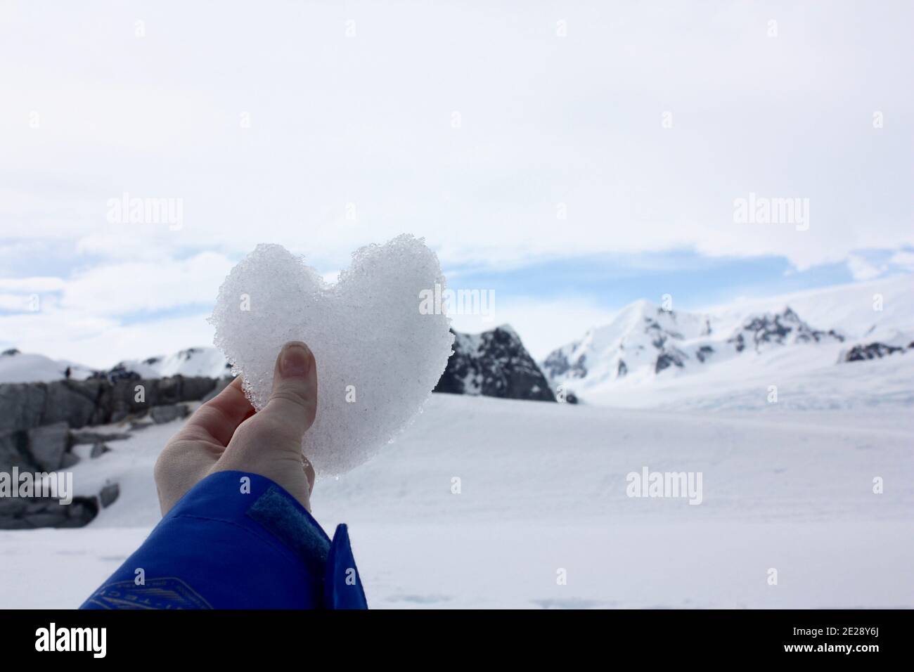 Il cuore ghiacciato si affaccia sul paesaggio antartico Foto Stock