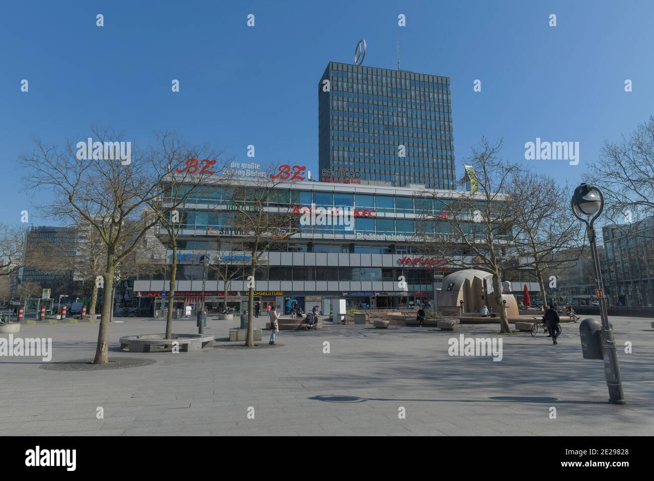 Berlino a Zeiten der Corona-Krise, 25.03.2020. Hier: Der menschenleere Breitscheidplatz, Charlottenburg, Berlino, Germania Foto Stock