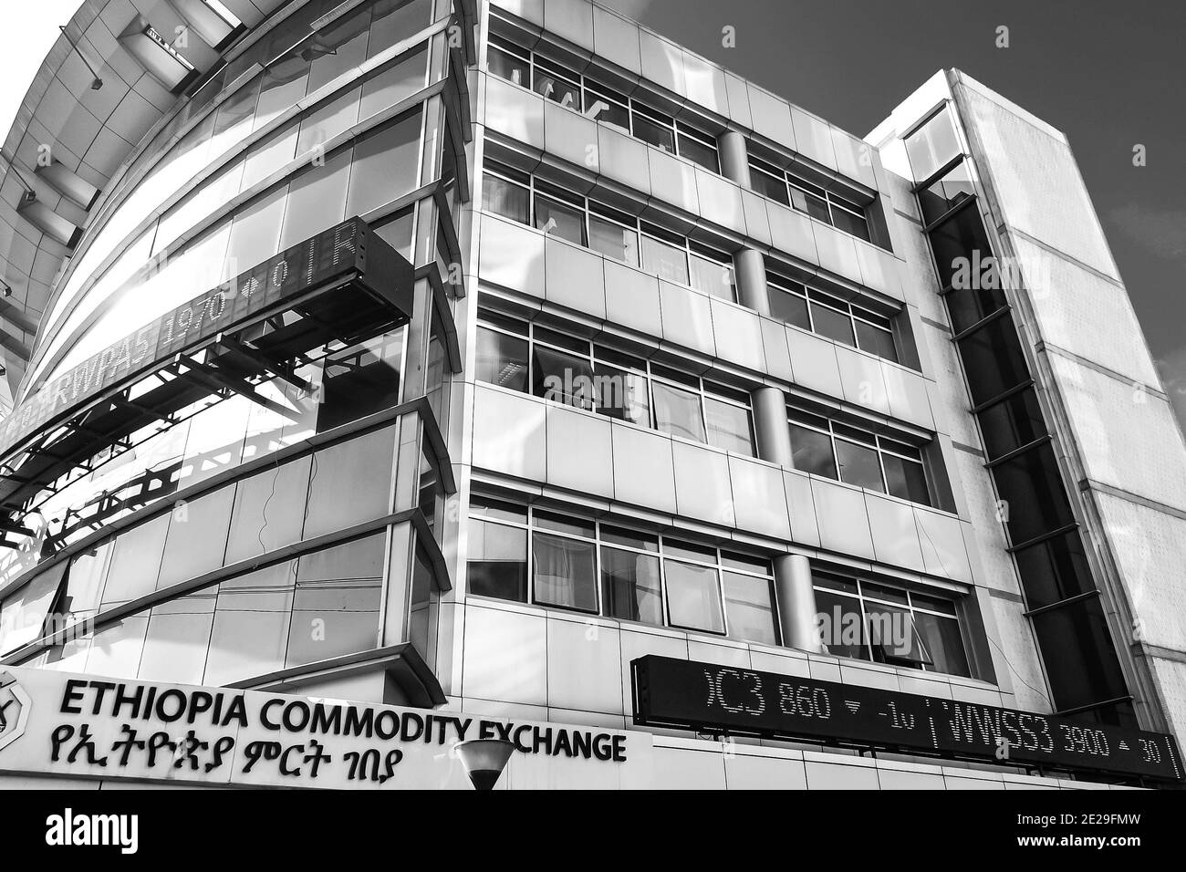 ADDIS ABEBA, ETIOPIA - 05 gennaio 2021: Addis Abeba, Etiopia - 30 2014 gennaio: Esterno dell'edificio di scambio delle merci dell'Etiopia Foto Stock