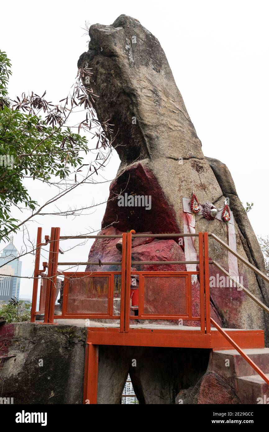 Hong Kong, Cina:10 Jan,2021. Lovers' Rock, o Yan Yuen Shek, è il posto locale singole donne si dice di andare nella speranza di trovare un marito. Signore Foto Stock