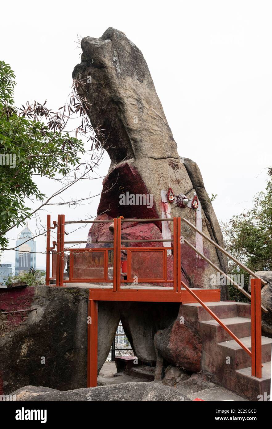 Hong Kong, Cina:10 Jan,2021. Lovers' Rock, o Yan Yuen Shek, è il posto locale singole donne si dice di andare nella speranza di trovare un marito. Signore Foto Stock