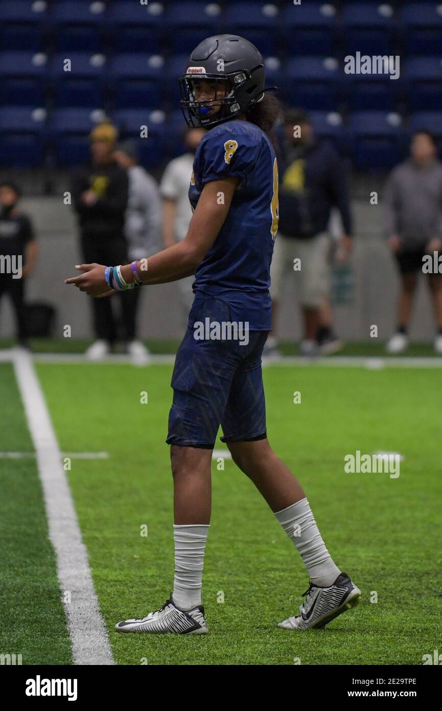 Team TOA quarterback Nicholaus Iamaleava Jr, durante una partita di calcio contro la squadra Elite, venerdì 8 gennaio 2021, a Bullhead City, Ariza (Dylan Stewart/i Foto Stock