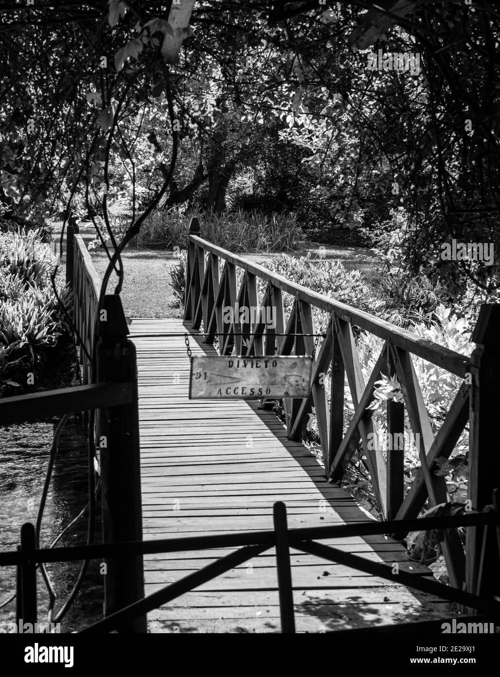 I Giardini di Ninfa, la città abbandonate, Cisterna di Latina, Lazio, Italia, Europa Italia Foto Stock