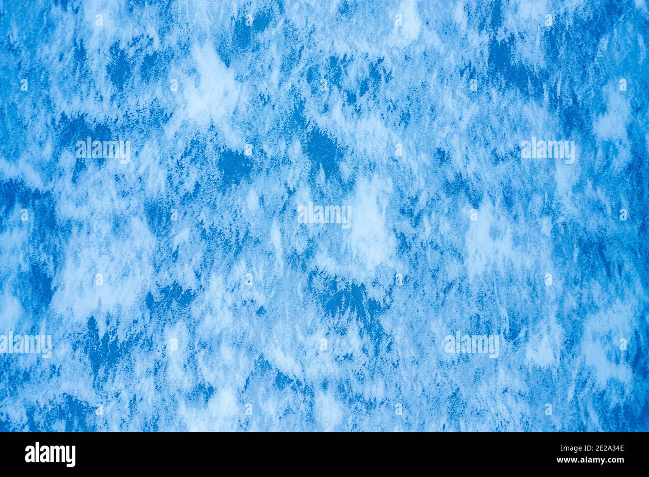 Sfondo blu ghiaccio. Sfondo con spazio vuoto per testo o immagine. Foto Stock