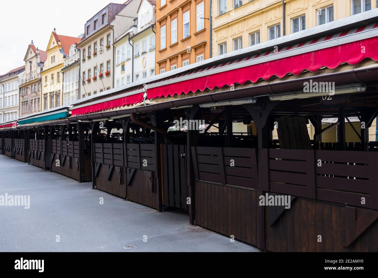 Chiuso lungo il mercato Havelska Street durante la chiusura Covid-19, città vecchia, Praga, Repubblica Ceca Foto Stock