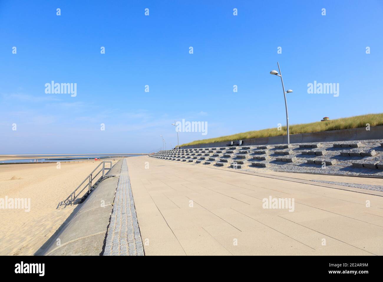 Passeggiata sulla spiaggia sud, Borkum, Isola Frisone Est, frisia Est, bassa Sassonia, Germania, Europa Foto Stock