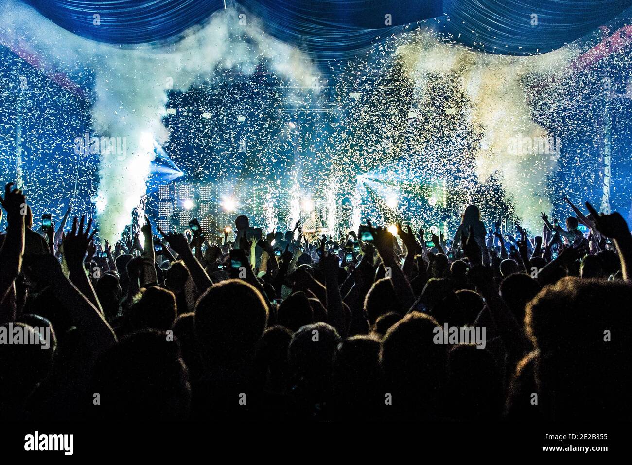 Le onde del circa si esibiscono dal vivo a Manchester, Inghilterra, Regno Unito. Foto Stock