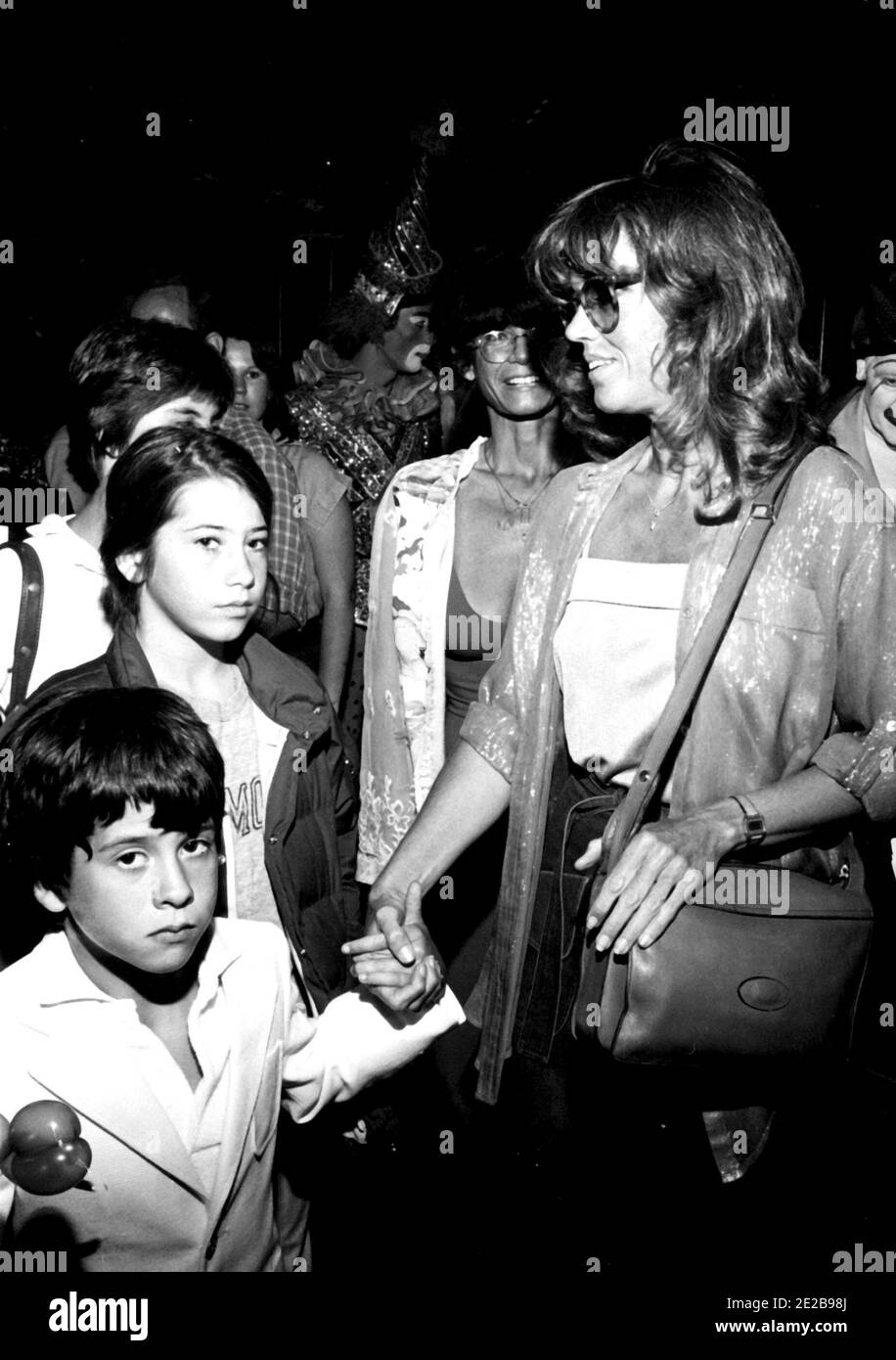 Jane fonda con la figlia Vanessa e Son Troy. 7/17/1980 credito: Ralph Dominguez/MediaPunch Foto Stock