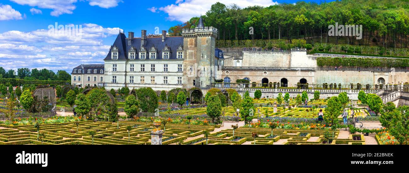 Castelli più belli d'Europa - Chateau Villandry con splendidi giardini botanici . Valle della Loira, Francia Foto Stock