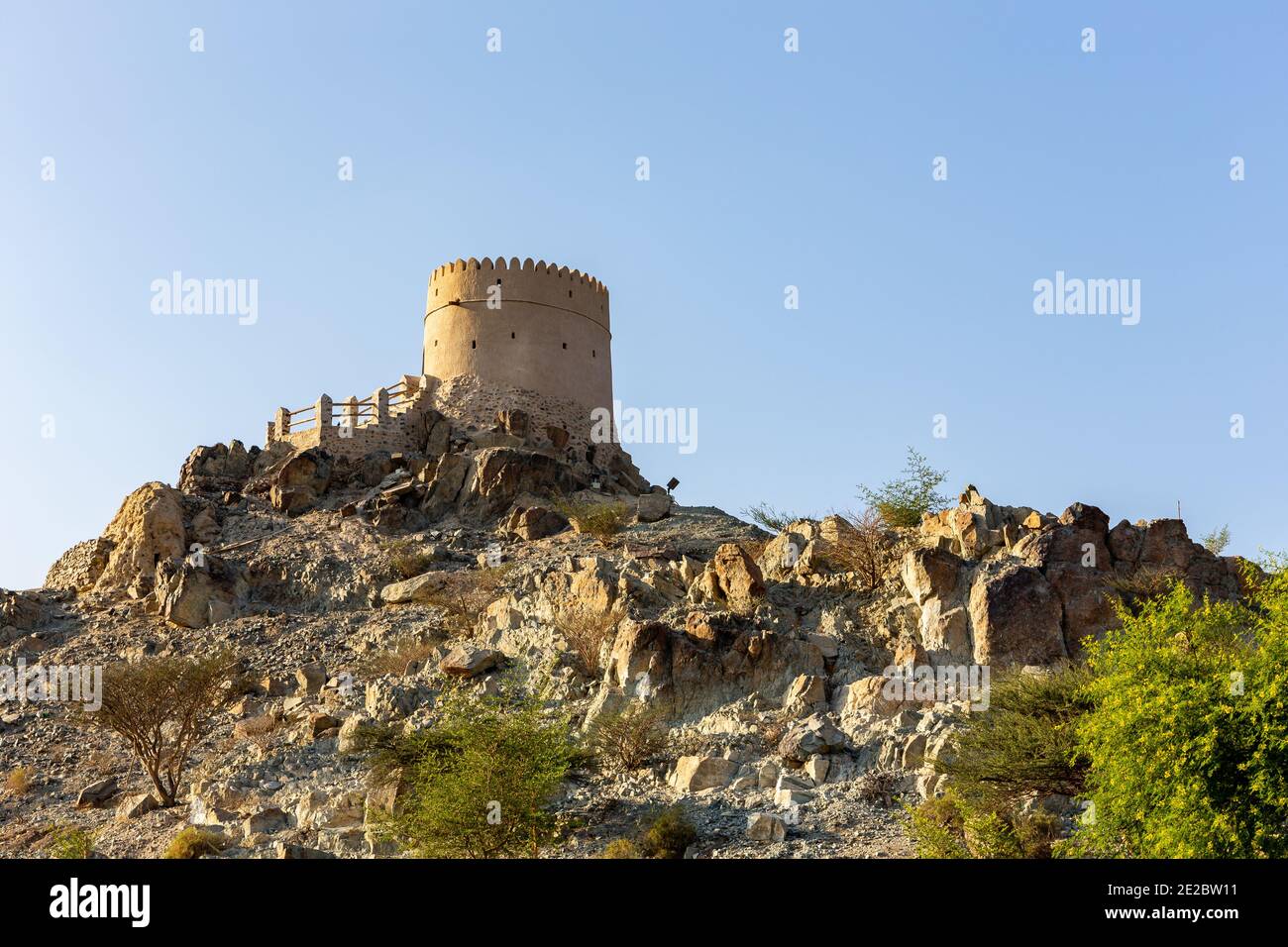 Hatta Watchtower, forte di pietra in cima alla collina nella città di Hatta, Emirati Arabi Uniti. Foto Stock