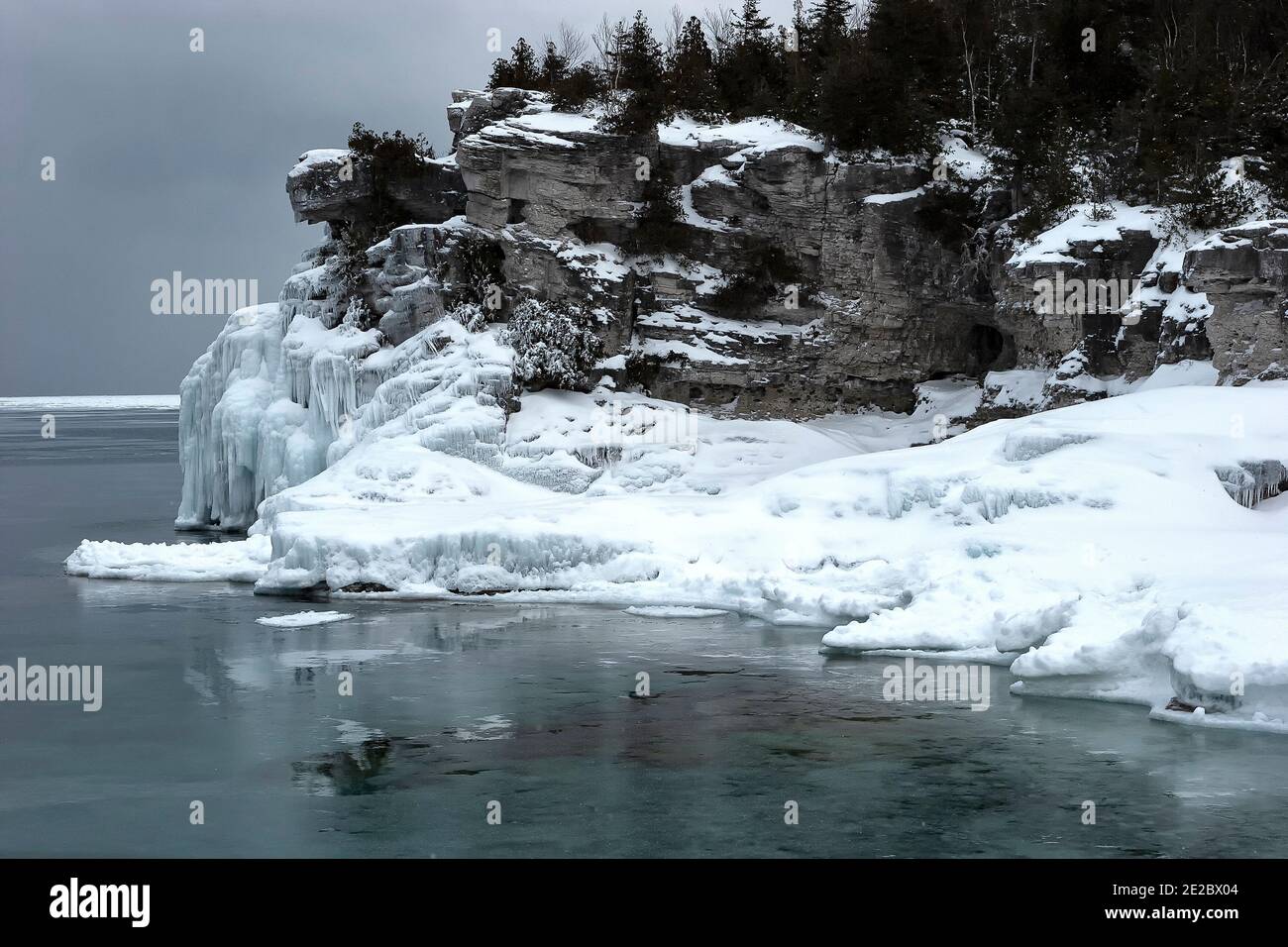 La Grotta, Parco Nazionale della Penisola Bruce. Tobermory, Ontario, Canada. Foto Stock