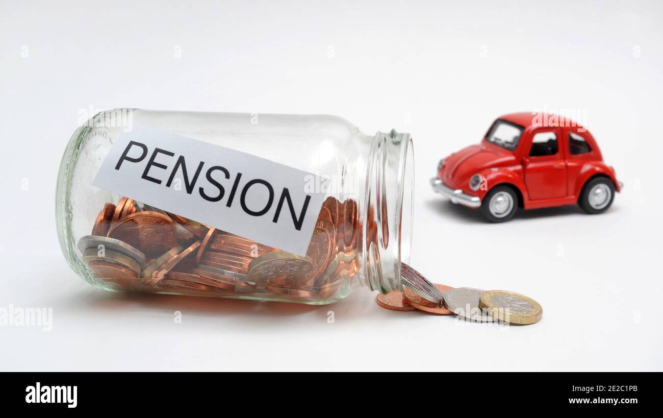 PENSIONE POT JAR CON MODELLO AUTO RE PENSIONI VECCHIAIA PREVIDENZA PENSIONE DI STATO ECC UK Foto Stock