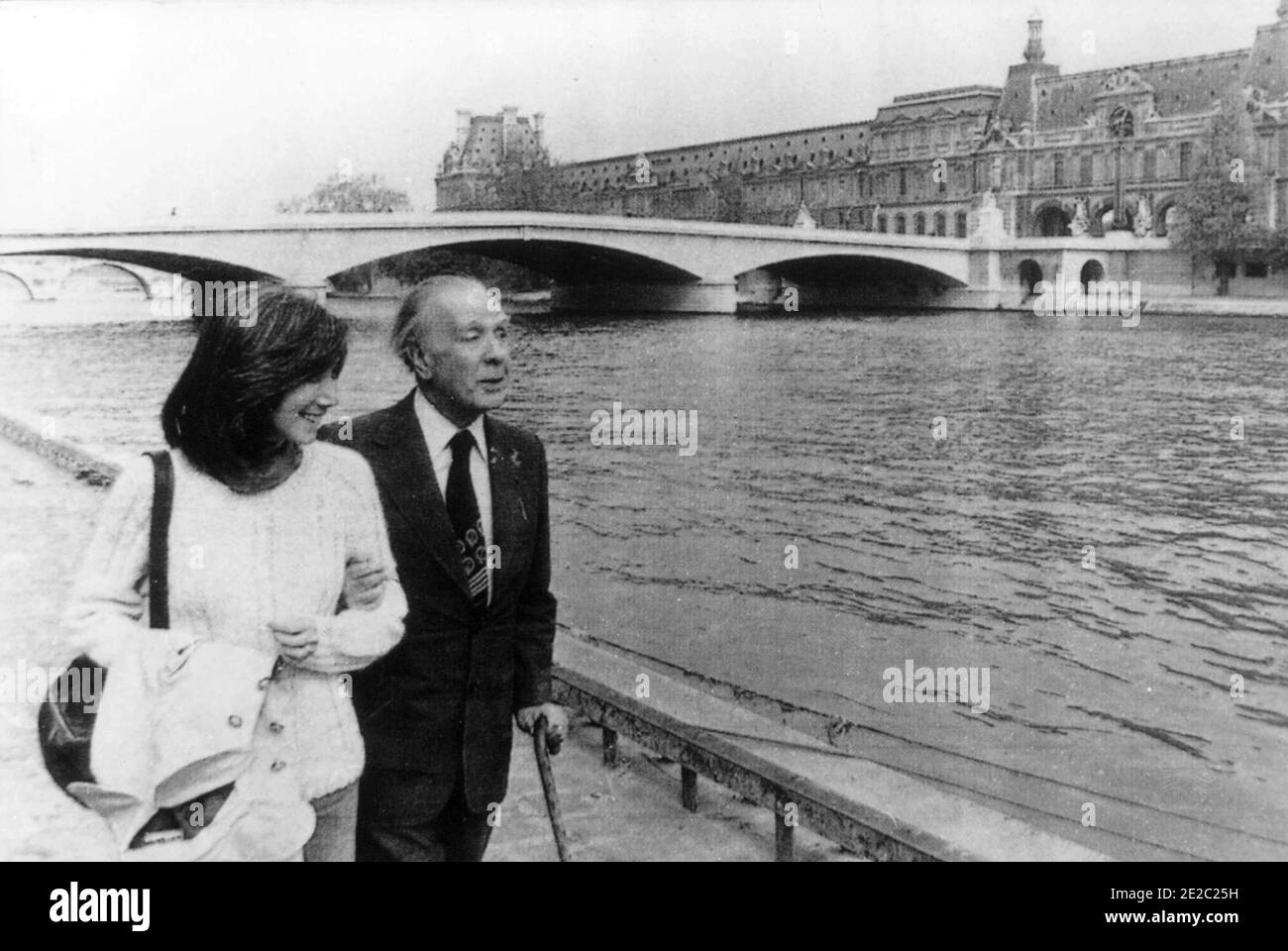 Lo scrittore argentino Jorge Luis Borges con sua moglie Maria Kodama Foto Stock