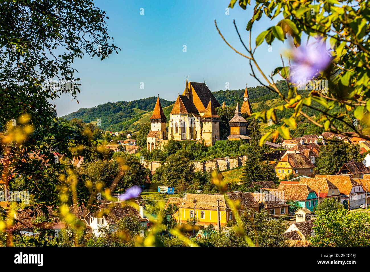 Il borgo medievale sassone di Biertan e la sua chiesa fortificata. Foto scattata il 23 agosto 2020 a Biertan, nella contea di Sibiu, in Romania. Foto Stock
