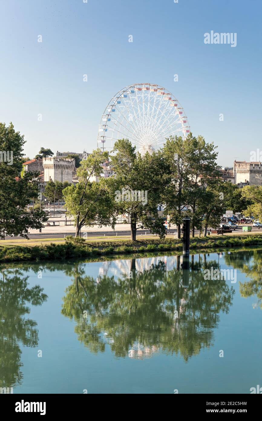 Avignone città con Avignon Eye in Provenza, Francia Foto Stock