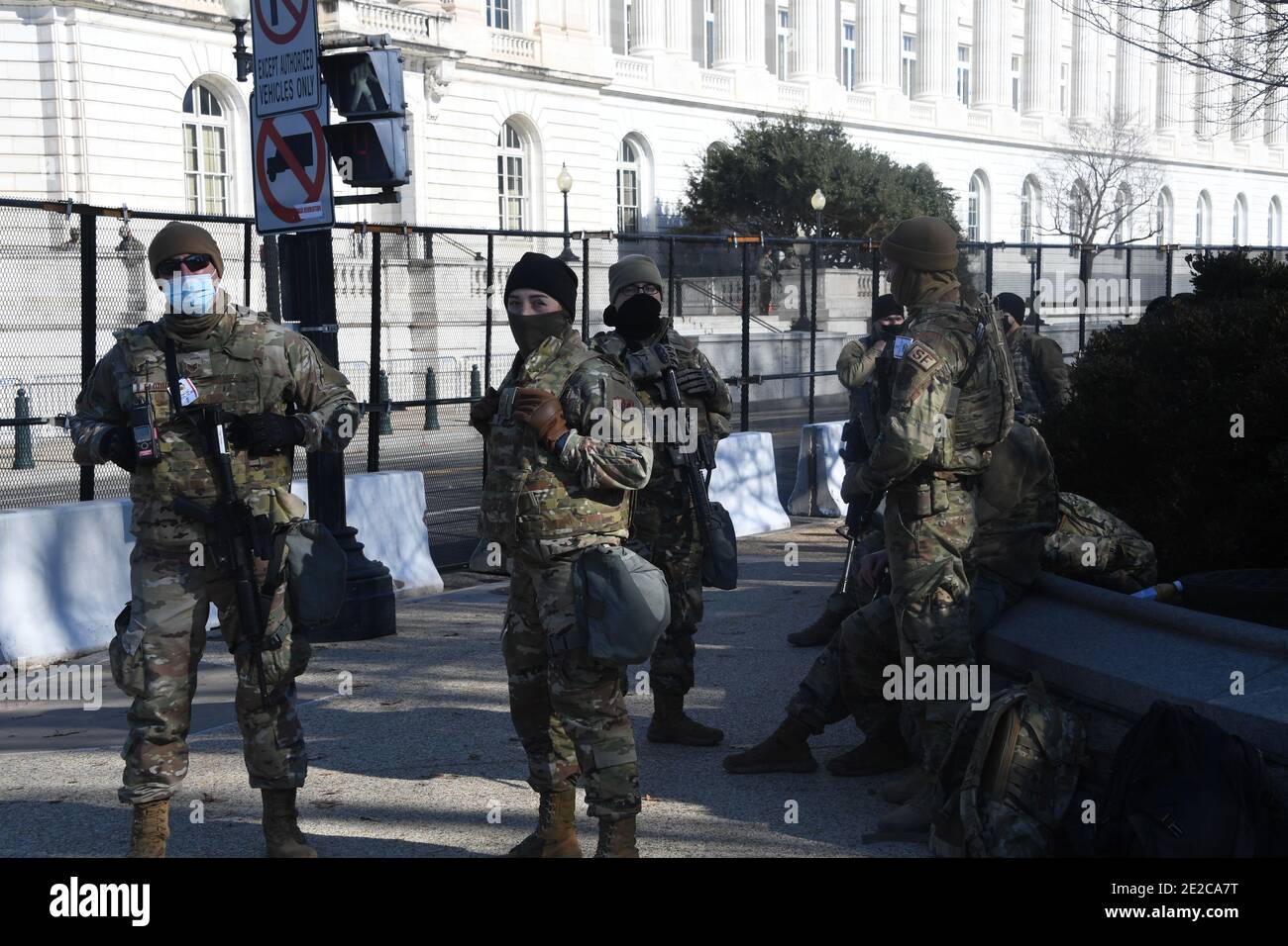 Washington, DC, Stati Uniti. 13 gennaio 2021. 1/13/20- Campidoglio degli Stati Uniti- Washington DC.Congress vota sullo storico secondo impeachment del presidente Donald J. Trump mentre la Guardia Nazionale stringe la sicurezza. Credit: Christy Bowe/ZUMA Wire/Alamy Live News Foto Stock