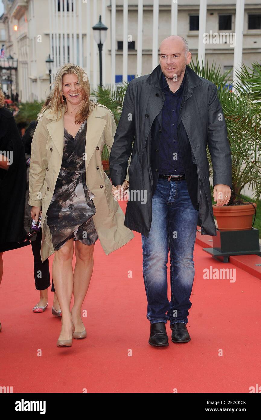 John Michael McDonagh e sua moglie hanno partecipato alla cerimonia di chiusura del 22° Festival del Cinema britannico di Dinard, in Francia, l'8 ottobre 2011. Foto di Nicolas Briquet/ABACAPRESS.COM Foto Stock