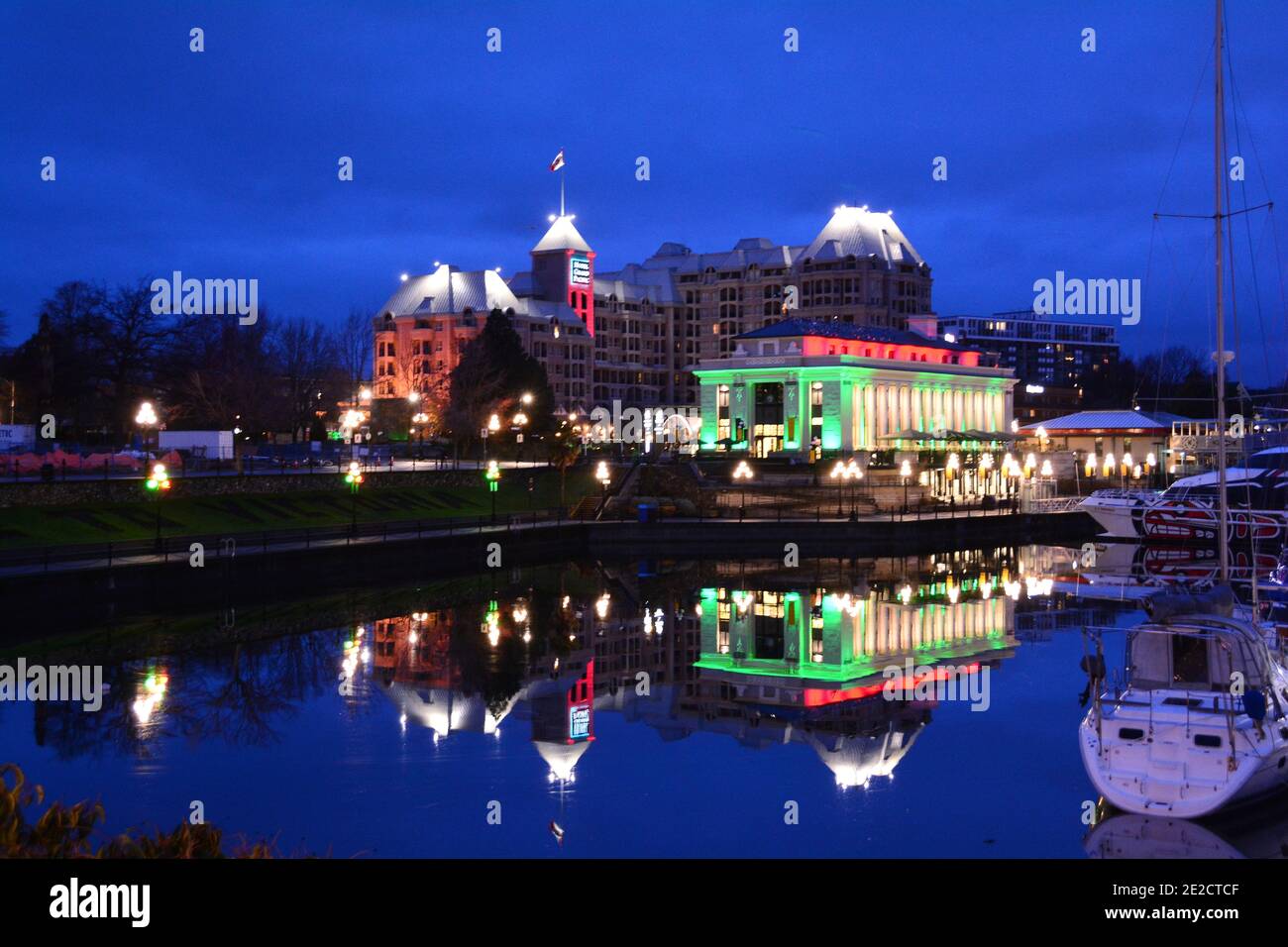 Il bellissimo porto interno di Victoria a Natale. Foto Stock