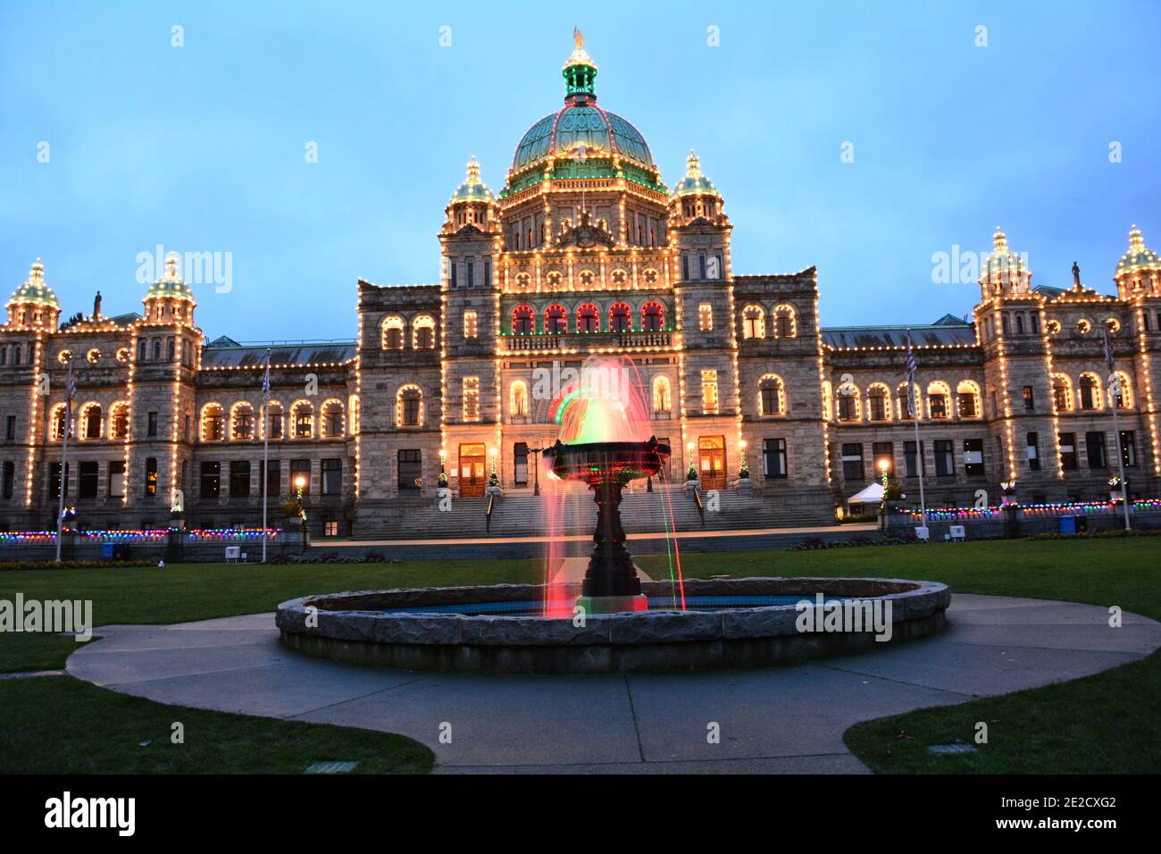 Parlamento edifici a Victoria BC, Canada al tempo di Natale in città. Foto Stock