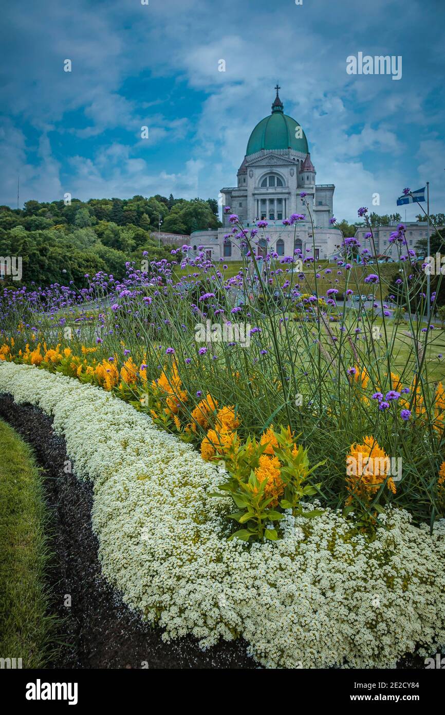 Saint Joseph's Oratory of Mount Royal con il suo bellissimo giardino situato a Montreal, Quebec, Canada Foto Stock