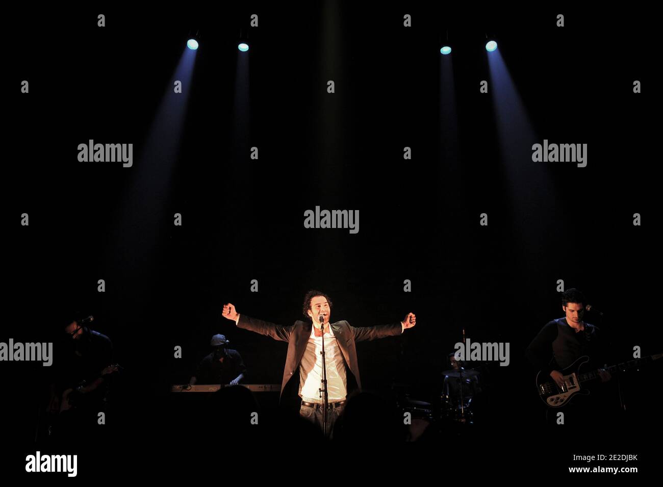 Ycare si esibisce dal vivo al le Cafe de la Danse di Parigi, in Francia, il 9 novembre 2011. Foto di Nicolas Gouhier/ABACAPRESS.COM Foto Stock