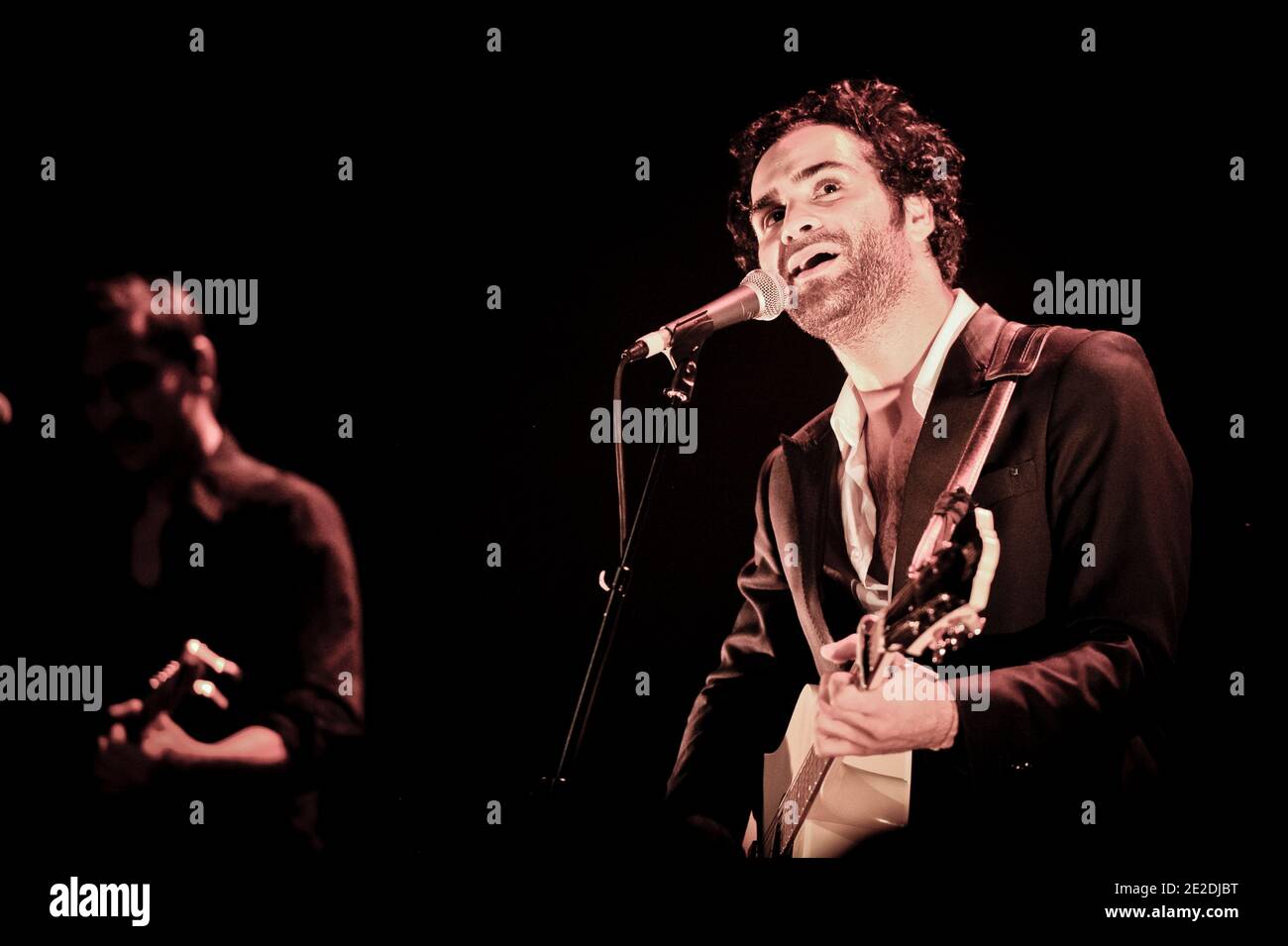 Ycare si esibisce dal vivo al le Cafe de la Danse di Parigi, in Francia, il 9 novembre 2011. Foto di Nicolas Gouhier/ABACAPRESS.COM Foto Stock