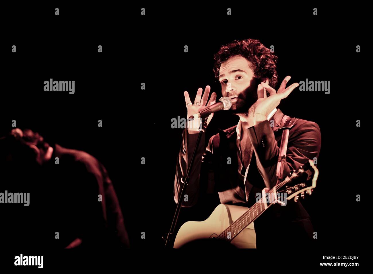 Ycare si esibisce dal vivo al le Cafe de la Danse di Parigi, in Francia, il 9 novembre 2011. Foto di Nicolas Gouhier/ABACAPRESS.COM Foto Stock