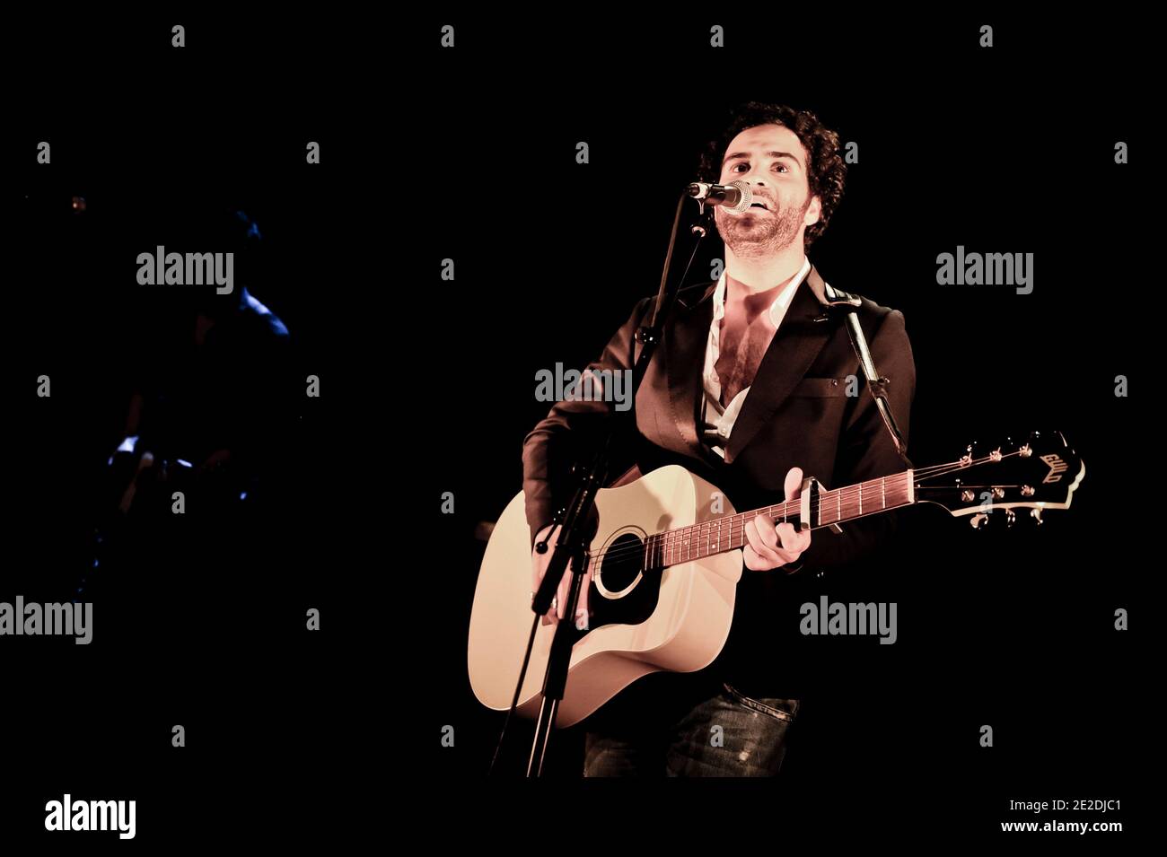 Ycare si esibisce dal vivo al le Cafe de la Danse di Parigi, in Francia, il 9 novembre 2011. Foto di Nicolas Gouhier/ABACAPRESS.COM Foto Stock