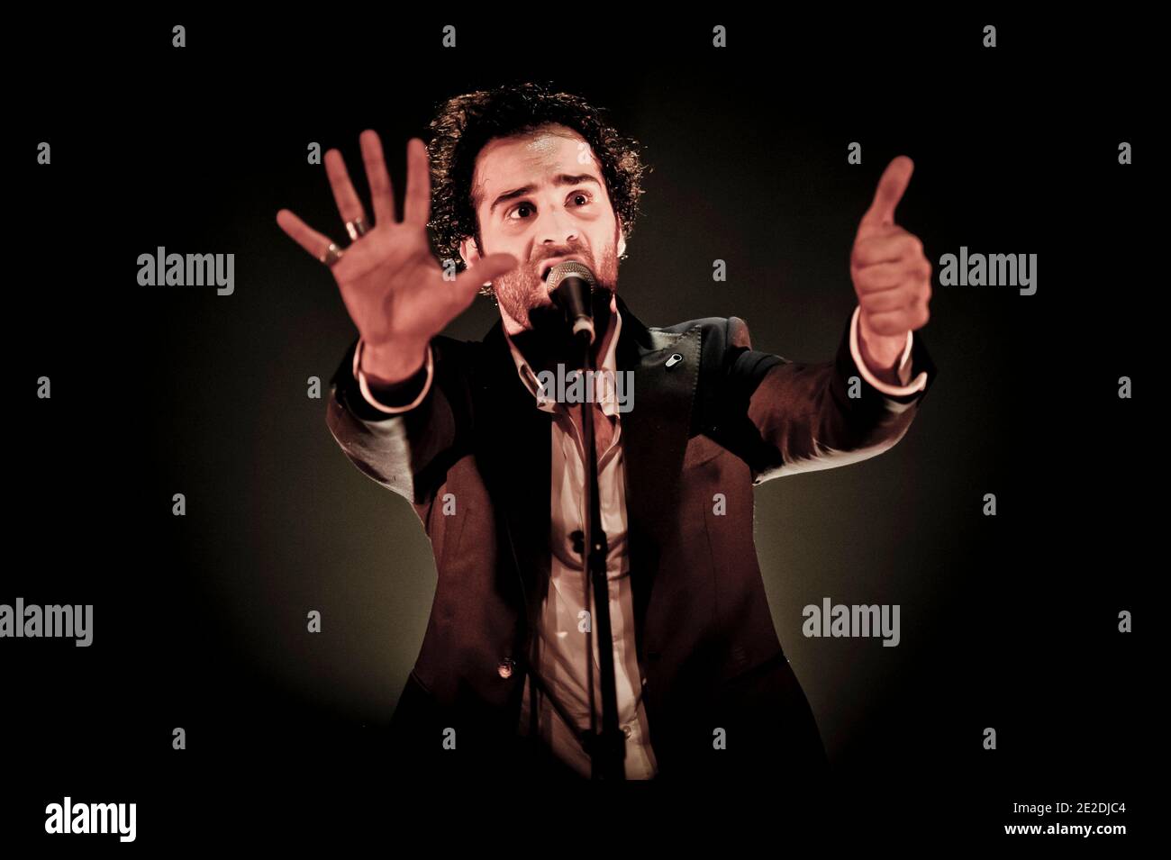 Ycare si esibisce dal vivo al le Cafe de la Danse di Parigi, in Francia, il 9 novembre 2011. Foto di Nicolas Gouhier/ABACAPRESS.COM Foto Stock