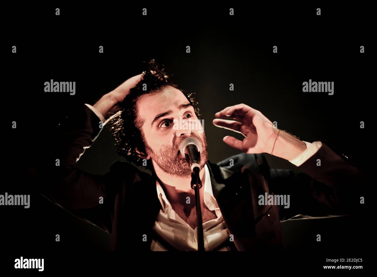 Ycare si esibisce dal vivo al le Cafe de la Danse di Parigi, in Francia, il 9 novembre 2011. Foto di Nicolas Gouhier/ABACAPRESS.COM Foto Stock