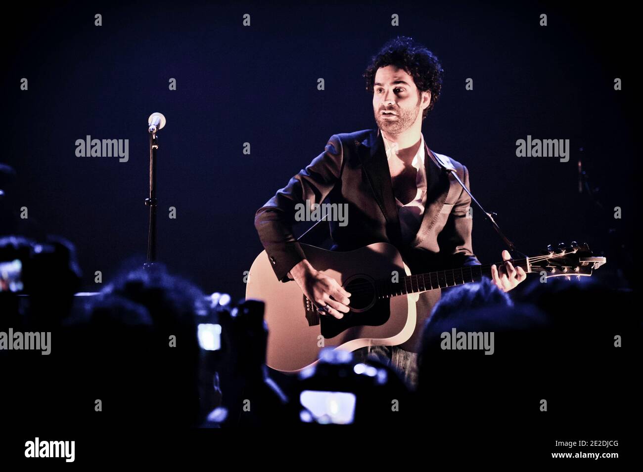 Ycare si esibisce dal vivo al le Cafe de la Danse di Parigi, in Francia, il 9 novembre 2011. Foto di Nicolas Gouhier/ABACAPRESS.COM Foto Stock