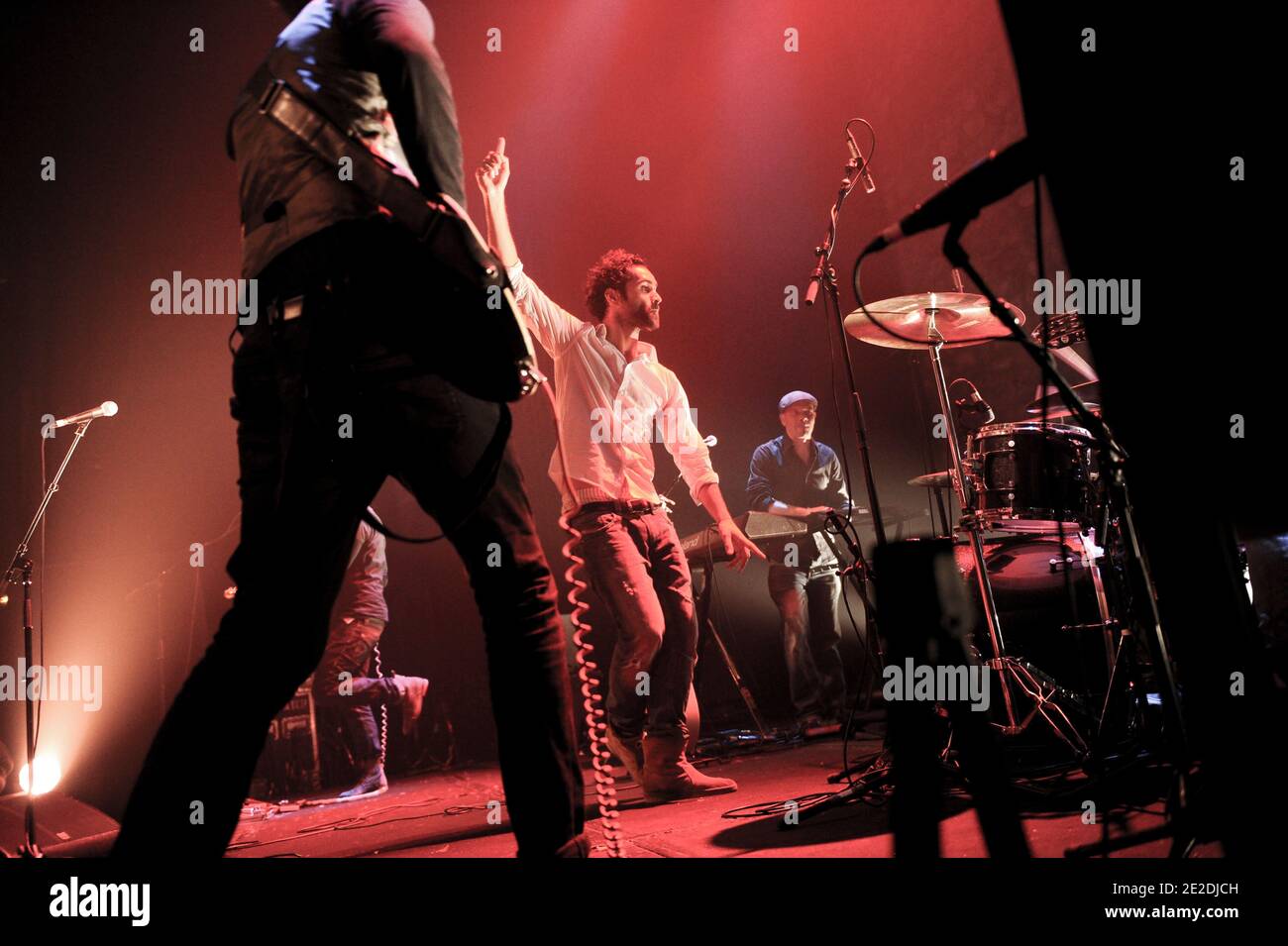 Ycare si esibisce dal vivo al le Cafe de la Danse di Parigi, in Francia, il 9 novembre 2011. Foto di Nicolas Gouhier/ABACAPRESS.COM Foto Stock