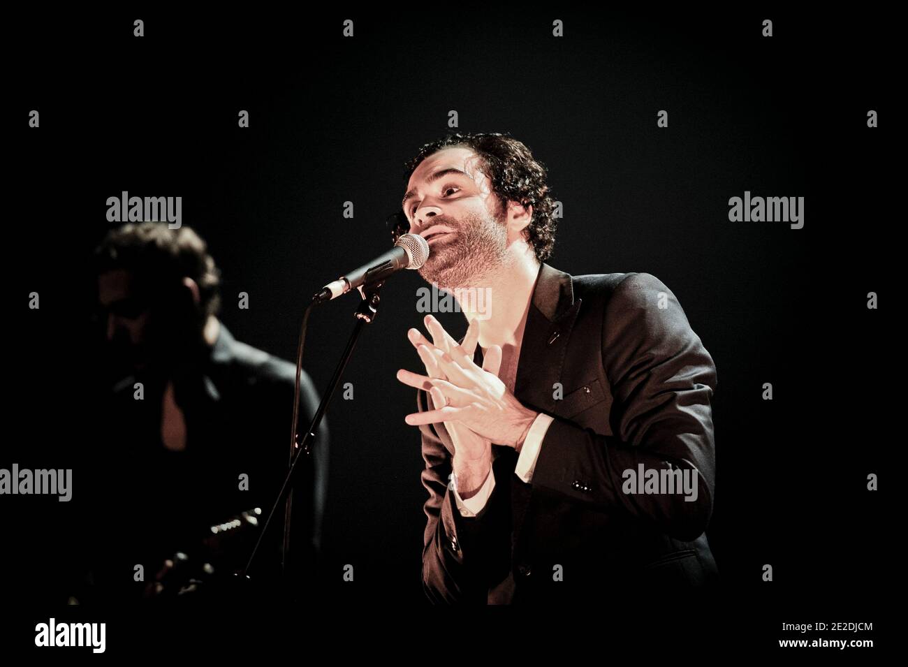 Ycare si esibisce dal vivo al le Cafe de la Danse di Parigi, in Francia, il 9 novembre 2011. Foto di Nicolas Gouhier/ABACAPRESS.COM Foto Stock