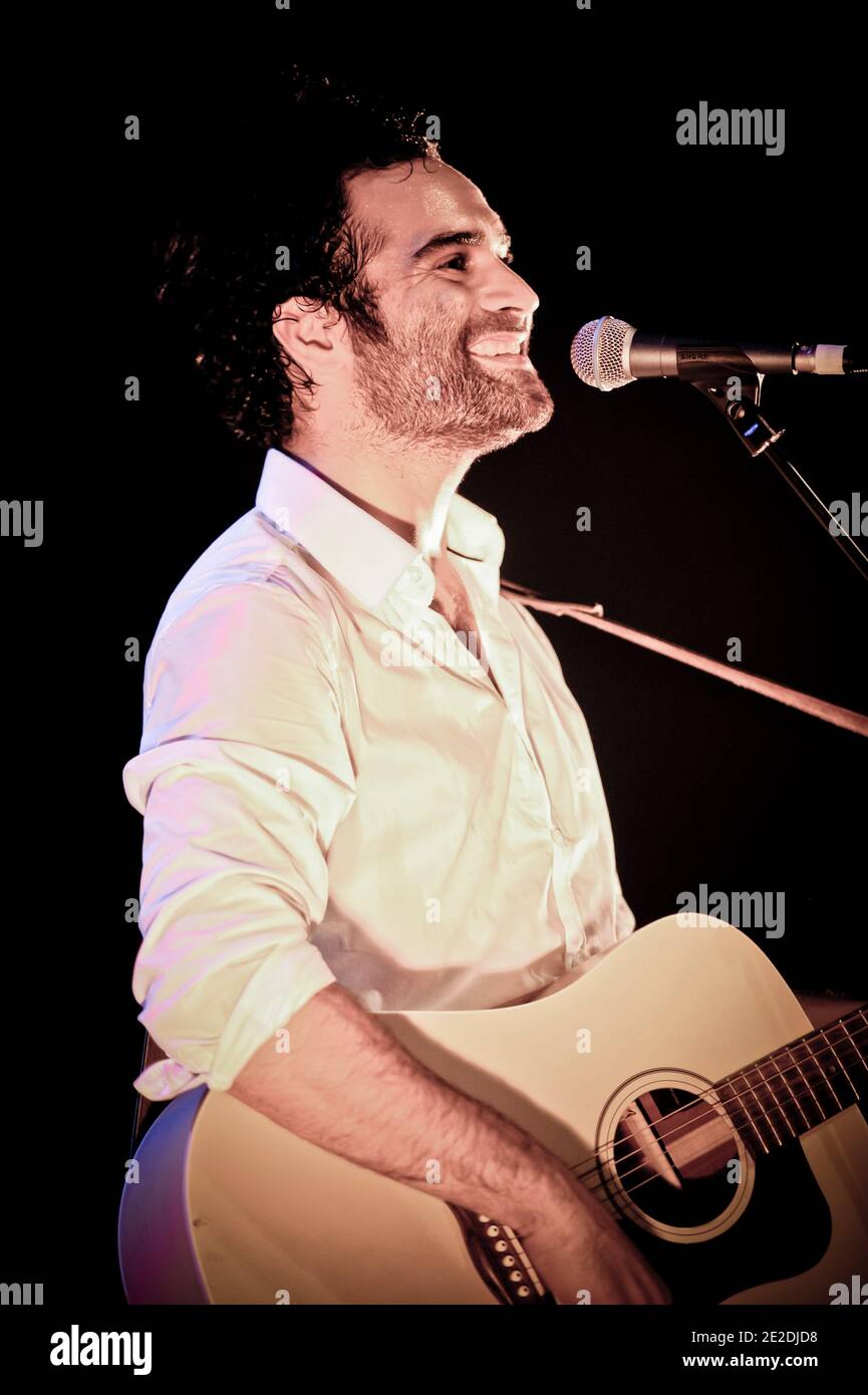 Ycare si esibisce dal vivo al le Cafe de la Danse di Parigi, in Francia, il 9 novembre 2011. Foto di Nicolas Gouhier/ABACAPRESS.COM Foto Stock