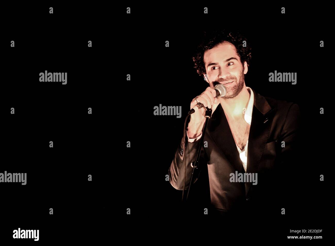 Ycare si esibisce dal vivo al le Cafe de la Danse di Parigi, in Francia, il 9 novembre 2011. Foto di Nicolas Gouhier/ABACAPRESS.COM Foto Stock