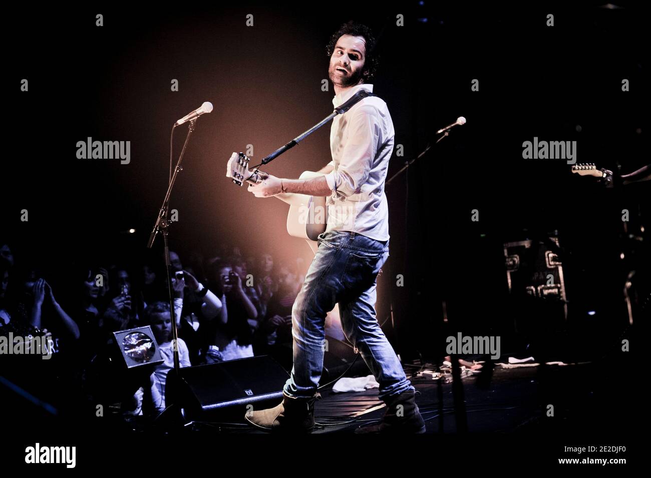 Ycare si esibisce dal vivo al le Cafe de la Danse di Parigi, in Francia, il 9 novembre 2011. Foto di Nicolas Gouhier/ABACAPRESS.COM Foto Stock