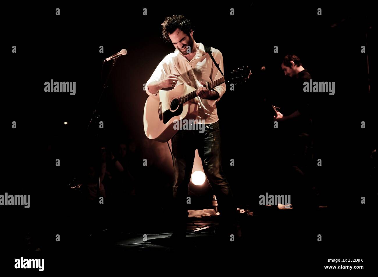 Ycare si esibisce dal vivo al le Cafe de la Danse di Parigi, in Francia, il 9 novembre 2011. Foto di Nicolas Gouhier/ABACAPRESS.COM Foto Stock