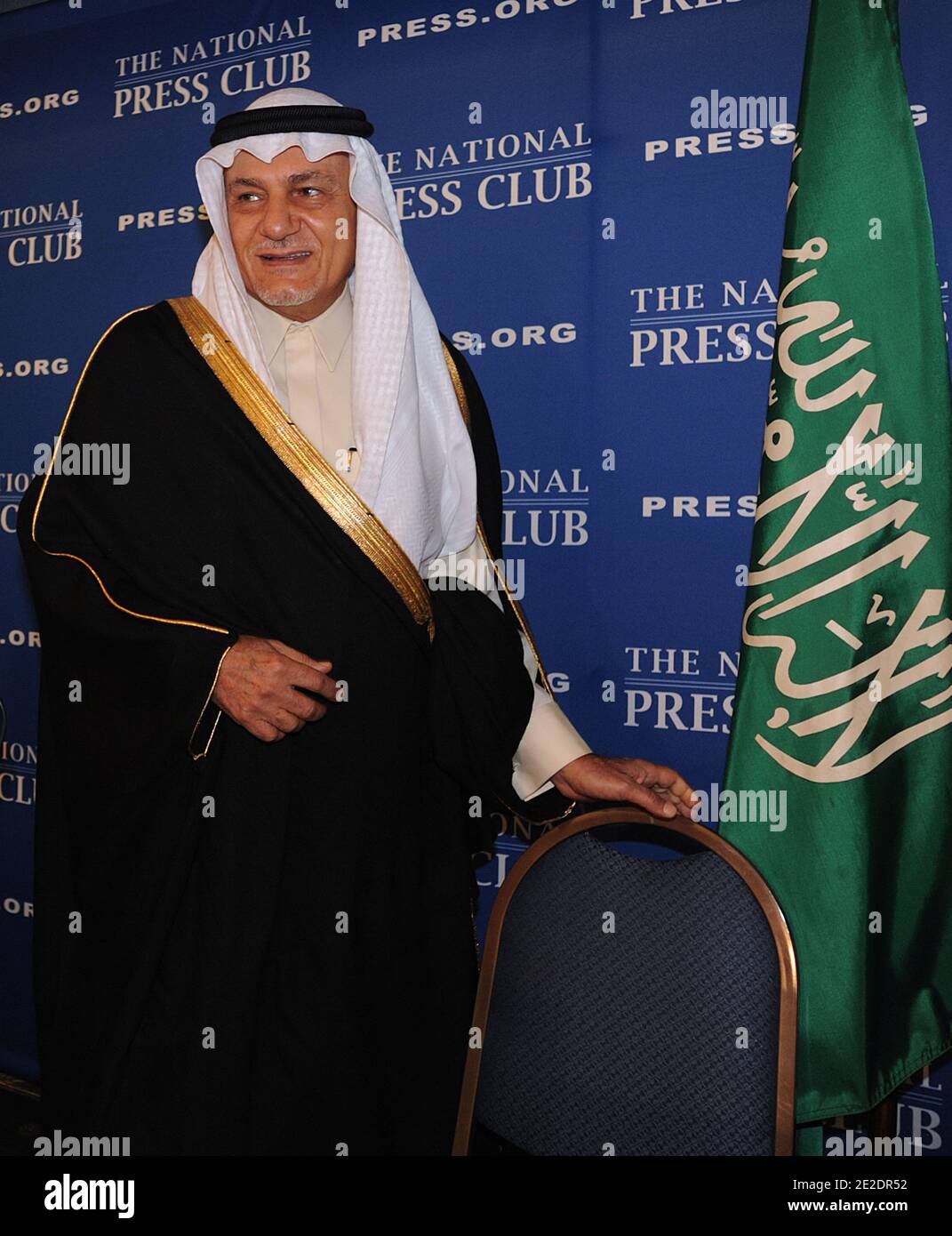 Il principe Turki al Faisal dell'Arabia Saudita, ex direttore generale della direzione generale dell'intelligence Saudita ed ex ambasciatore Saudita negli Stati Uniti, discute del presunto complotto iraniano per assassinare l'ambasciatore dell'Arabia Saudita negli Stati Uniti; L'evoluzione del ruolo e dei diritti delle donne in Arabia Saudita, compresa la decisione del re Abdullah di concedere alle donne il diritto di voto nel 2015; E il sostegno dell'Arabia Saudita all'adesione delle Nazioni Unite palestinesi e al riconoscimento dello stato durante una conferenza stampa al National Press Club di Washington, DC, USA, il 15 novembre 2011. Foto di Olivier Douliery/A. Foto Stock