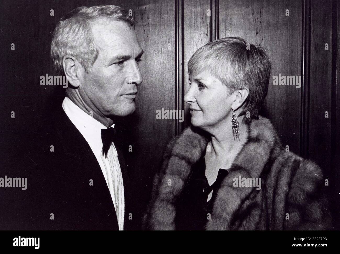 JOANNE WOODWARD con Paul Newman benefit per Scott Newman Foundation al Century Plaza Hotel 1983 Credit: Ralph Dominguez/MediaPunch Foto Stock