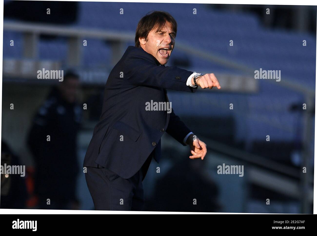 Firenze, Italia. 13 gennaio 2021. Firenze, Italia, Stadio Artemio Franchi, 13 gennaio 2021, Antonio Conte di FC Internazionale gesti durante ACF Fiorentina vs FC Internazionale - Calcio Italiano Coppa Italia match Credit: Matteo Papini/LPS/ZUMA Wire/Alamy Live News Foto Stock Firenze, Italia. 13 gennaio 2021. Firenze, Italia, Stadio Artemio Franchi, 13 gennaio 2021, Antonio Conte di FC Internazionale gesti durante ACF Fiorentina vs FC Internazionale - Calcio Italiano Coppa Italia match Credit: Matteo Papini/LPS/ZUMA Wire/Alamy Live News Foto Stock