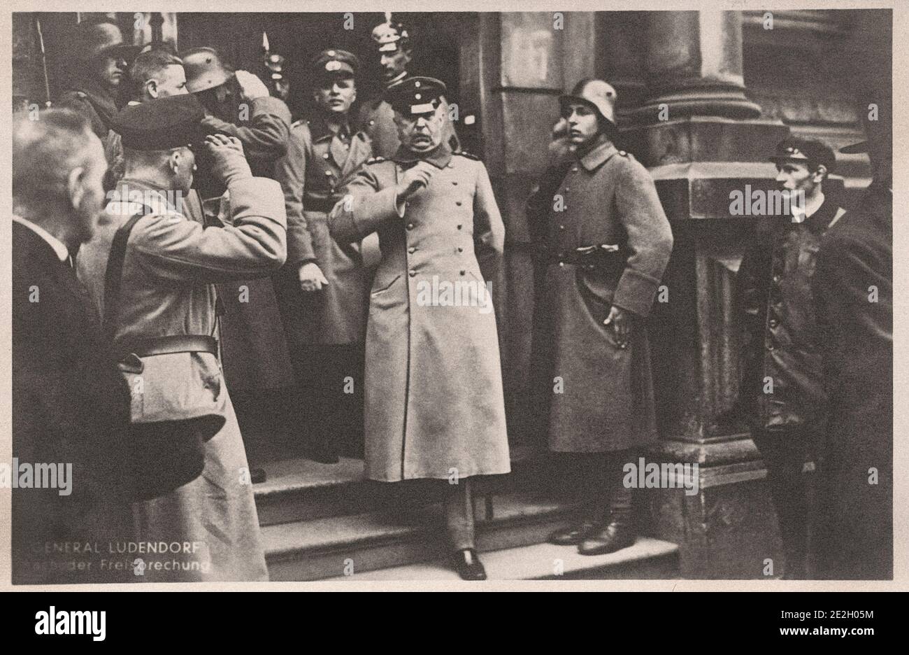 "Processo di Hitler Ludendorff", generale Ludendorff dopo l'assoluzione. Weimar Repubblica. Germania. 1924 Foto Stock