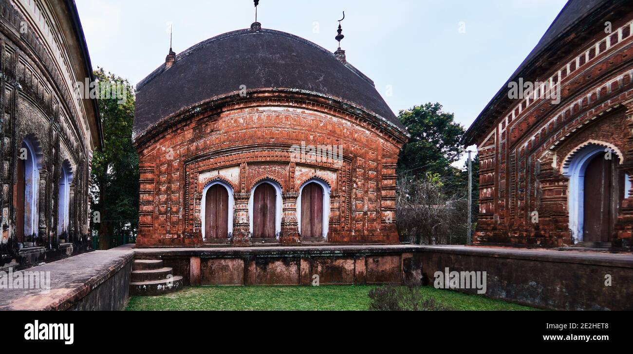 Baranagar. Bengala Occidentale, India. Il complesso del tempio di Char Bangla fu costruito da Rani Bhabani di Natore, nel 1755 sulla riva del fiume Gange. Il tempio com Foto Stock