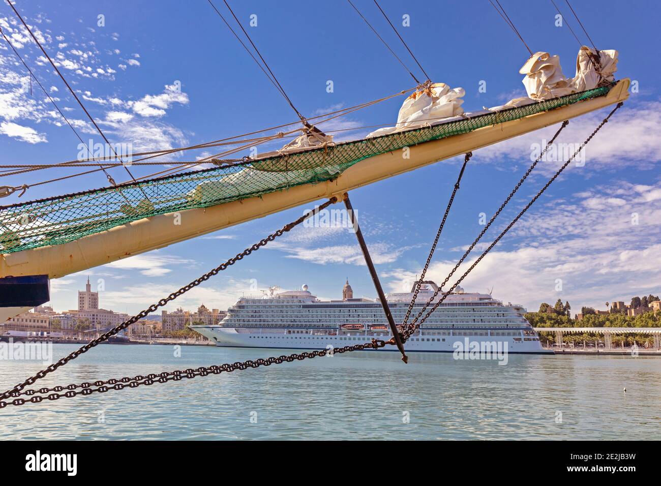 Nave da crociera Viking Sea ormeggiata nel porto di Malaga, Spagna Foto Stock