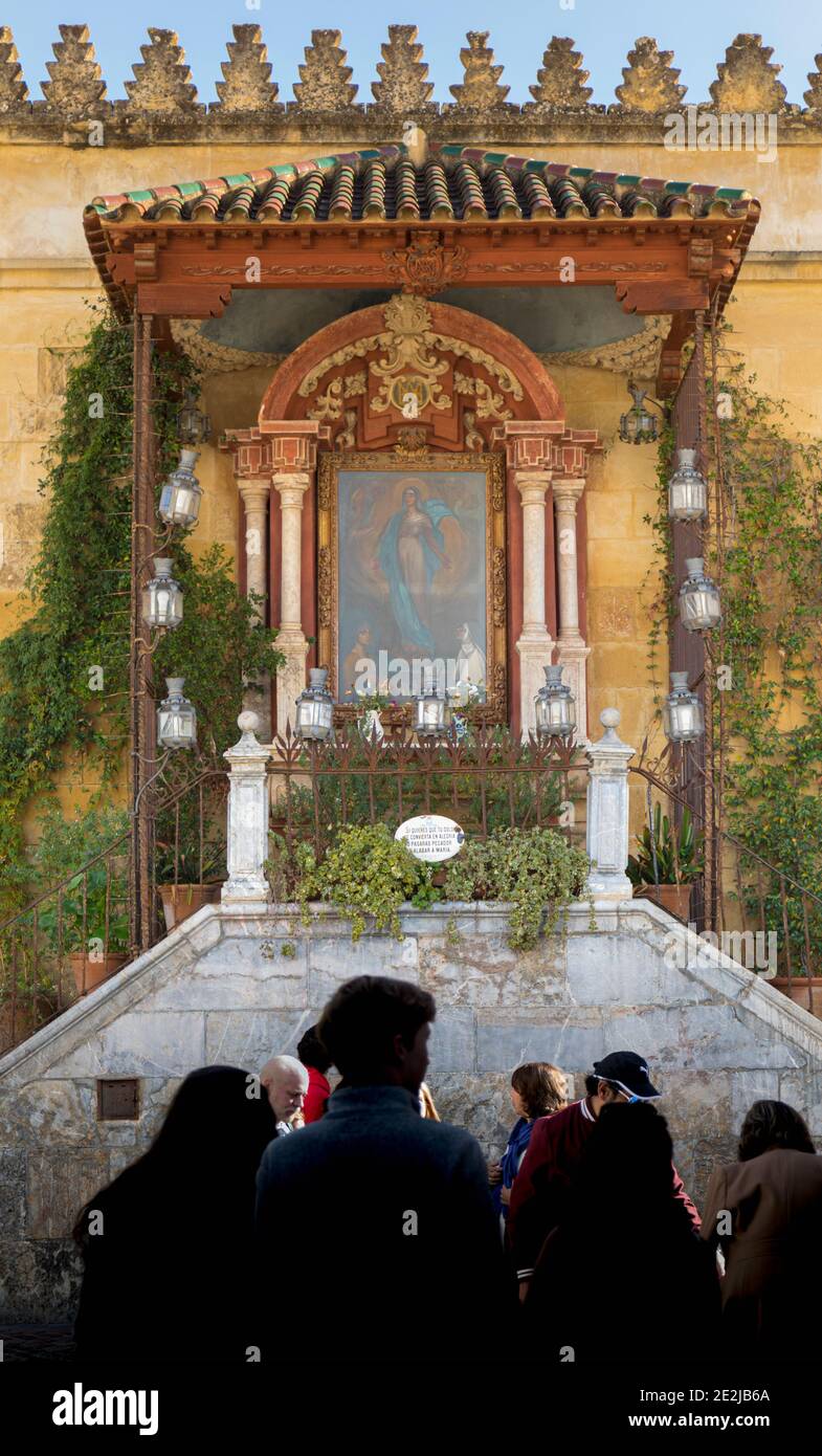 Cappella alla Vergine Maria su una parete esterna della Moschea. Cordova, Provincia di Cordova, Andalusia, Spagna meridionale. Il centro storico di Cordoba è Foto Stock
