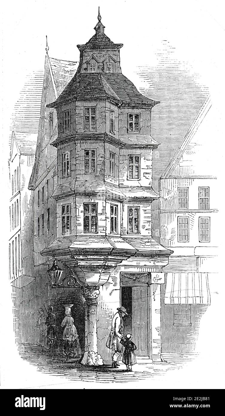 Lutero's House, a Frankfort, 1845. '...la casa di Francoforte [in Germania] in cui risiedeva [il prete tedesco e lo studioso Martin] Lutero: È una casa d'angolo nella BOM Platz, ed è ora convertita in un negozio di alimentari ; è coperta di ardesia, tranne il piano terra, e poco tempo prima che il nostro artista ha fatto il suo disegno, le finestre erano state modernizzate. Su un lato della porta si trova una piccola piazza di legno, con un ritratto di Lutero scolpito in modo rude. Da "Illustrated London News", 1845, Vol VII Foto Stock