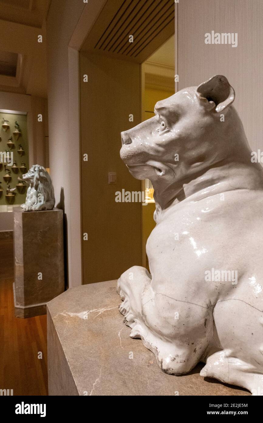 Sculture e arti decorative in Europa Centrale, 1700-1800, mostre al Metropolitan Museum of Art, New York City, USA Foto Stock