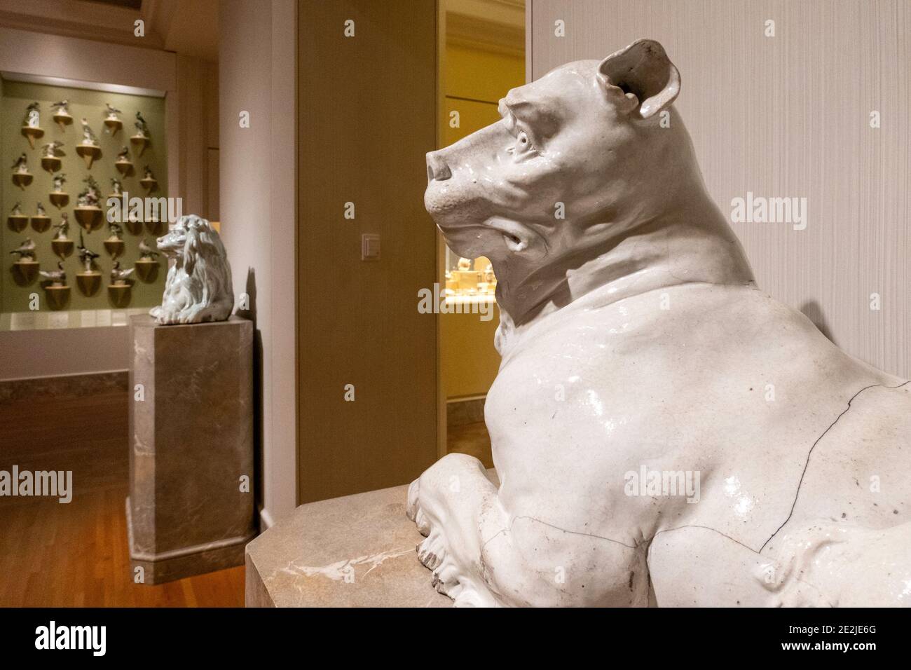 Sculture e arti decorative in Europa Centrale, 1700-1800, mostre al Metropolitan Museum of Art, New York City, USA Foto Stock