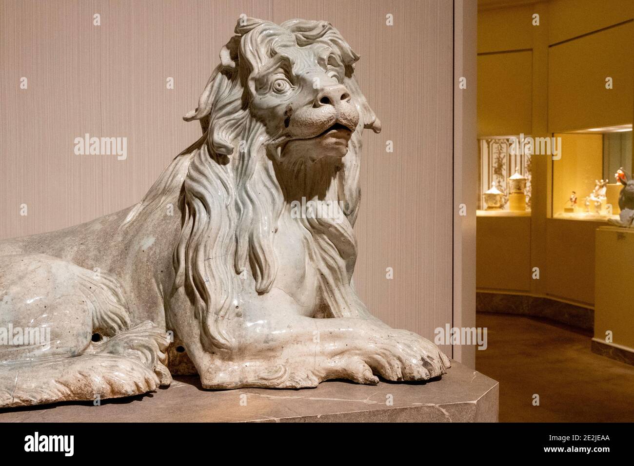 Sculture e arti decorative in Europa Centrale, 1700-1800, mostre al Metropolitan Museum of Art, New York City, USA Foto Stock