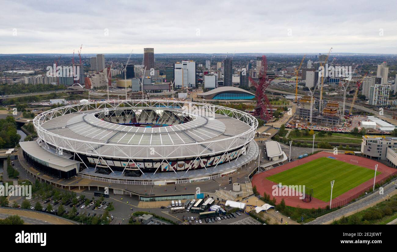 Una vista aerea del London Stadium, sede dello stadio West Ham United Copyright 2020 © Sam Bagnall Foto Stock