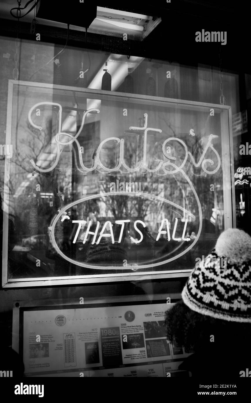 Katz's Deli, famoso in tutto il mondo, situato sul lato inferiore est di Manhattan, New York, USA Foto Stock